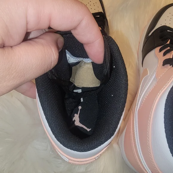 Air Jordans 1 Mid Crimson Tint/White-Black Size 8 Men